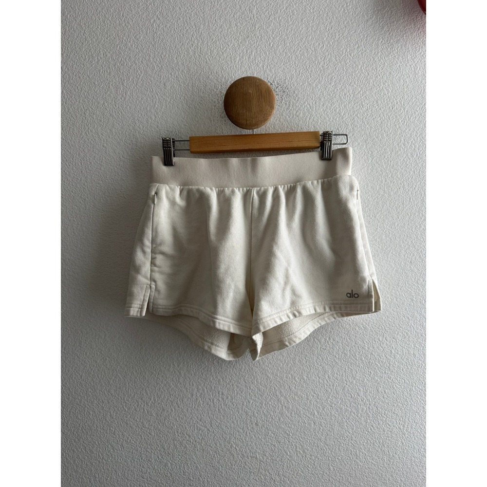 Alo Yoga White Sweat Shorts Zip Pockets
